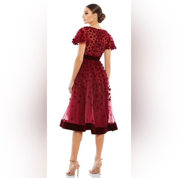 NWOT Mac Duggal GORGEOUS Burgandy butterfly and velvet hem midi dress. Size 12. - Picture 3 of 3